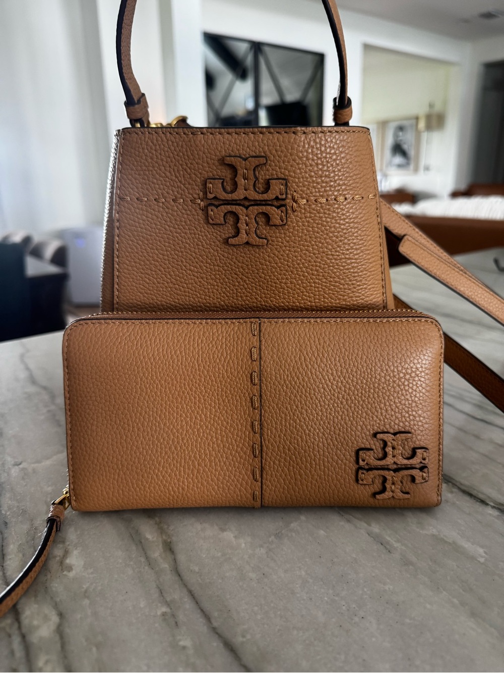 Tory Burch Pebbled Leather Mcgraw Bucket Bag - Picture 9 of 13